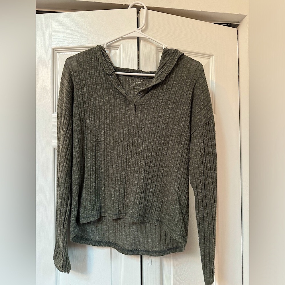 American Eagle long sleeve olive green sweatshirt